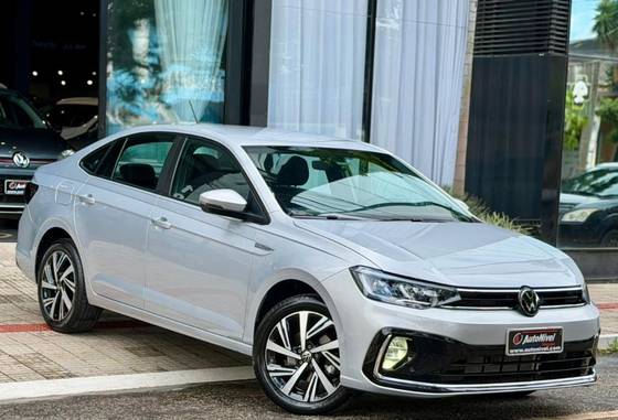 VOLKSWAGEN VIRTUS 1.0 200 TSI HIGHLINE AUTOMÁTICO
